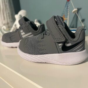 Nike Gray and White Sneakers with Velcro Closure